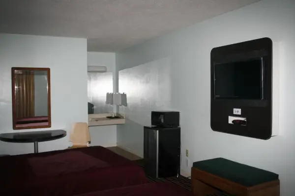 Relax Inn Front Royal 10