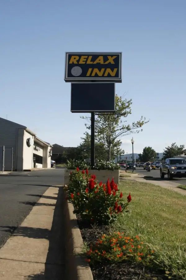 Relax Inn Front Royal 4